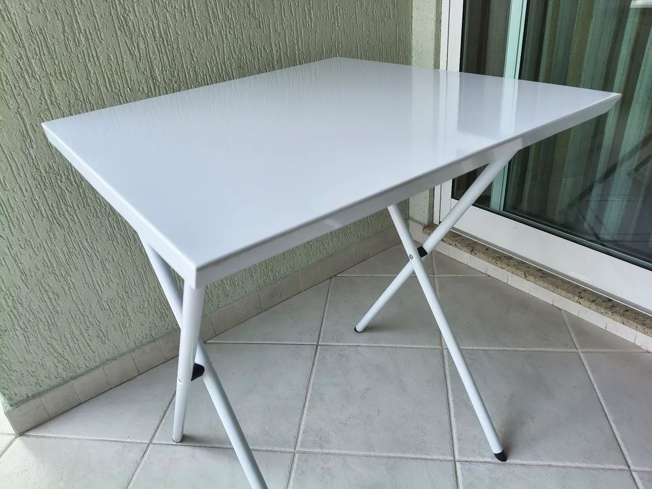 Jogo de mesa e 4 cadeiras - Foto 2
