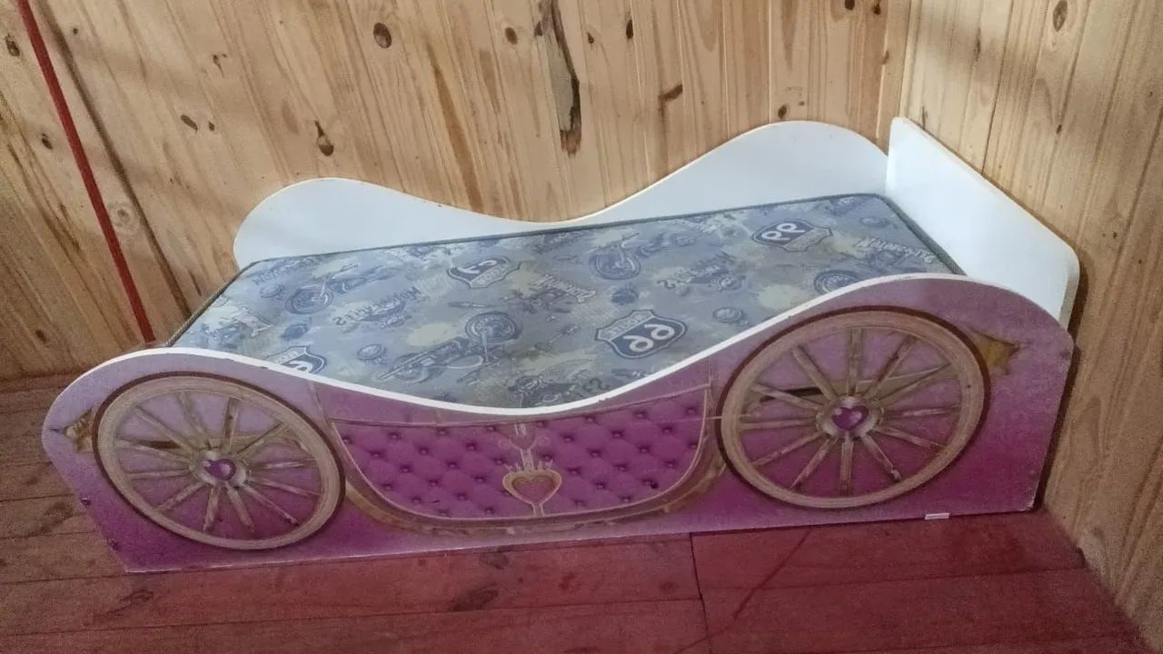 Vendo duas cama infantil com dois com colchão  - Foto 2
