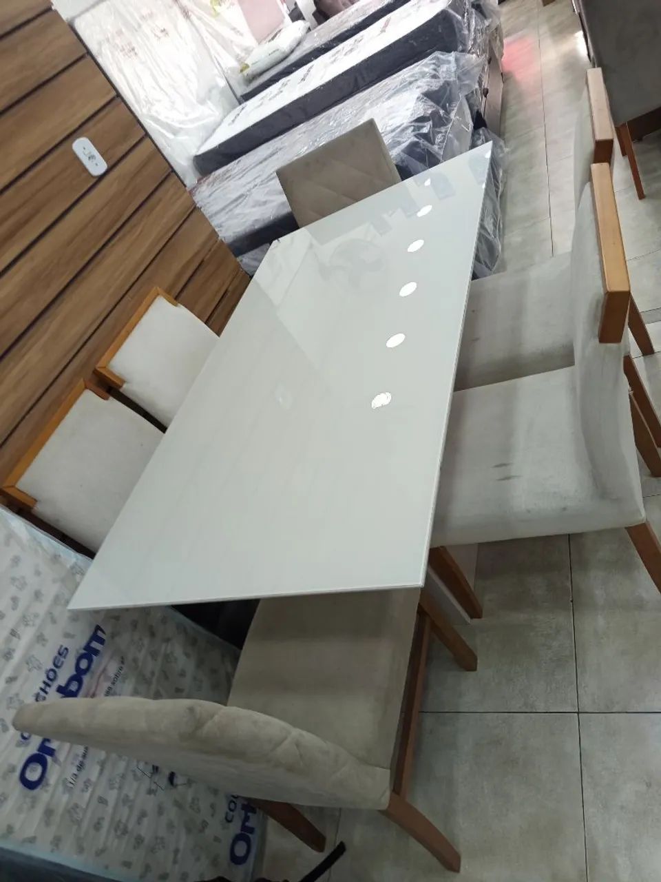 Vende se mesa com 6 cadeiras  - Foto 2