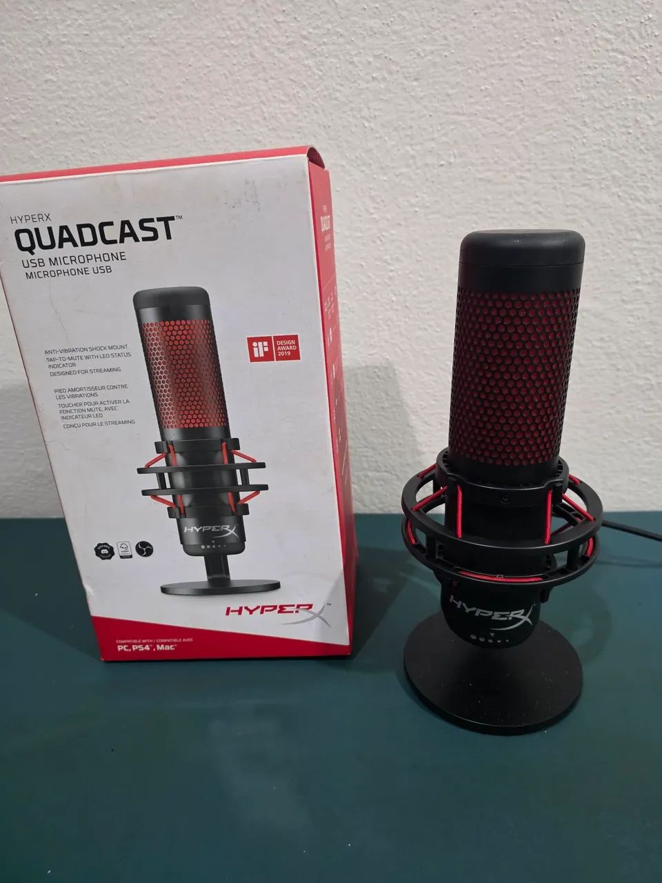 Microfone hyperx quadcast.