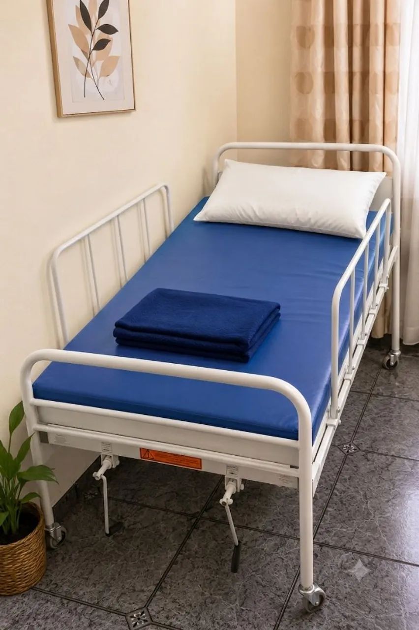 CAMA HOSPITALAR COM DUAS MANIVELAS 