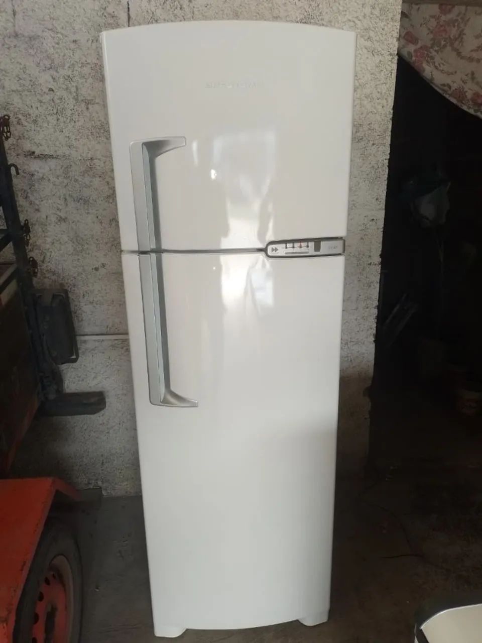 Geladeira Brastemp funcionando perfeitamente. 