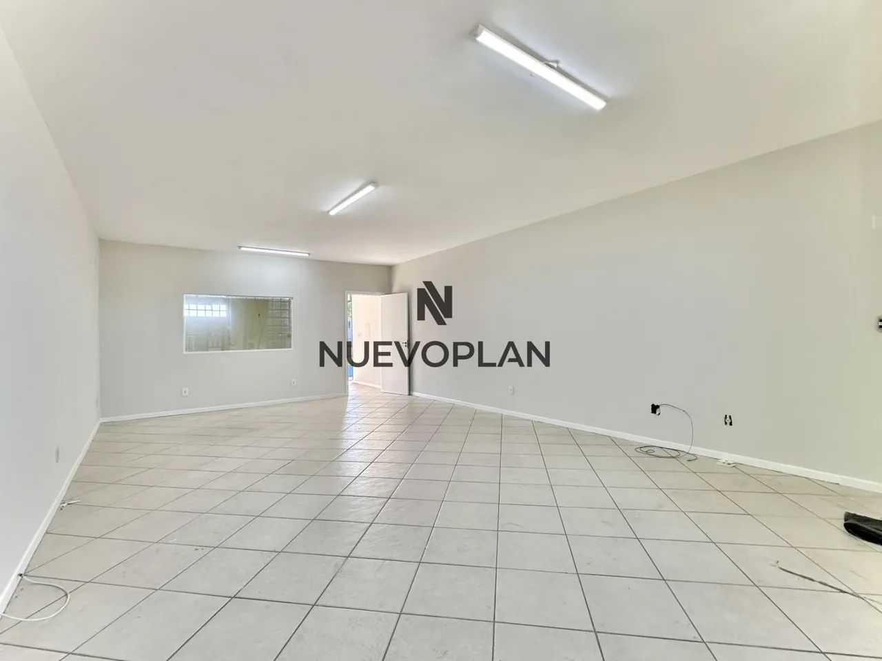 Sala Comercial para Venda em Curitiba, Santa Cândida, 1 banheiro, 3 vagas - Foto 4