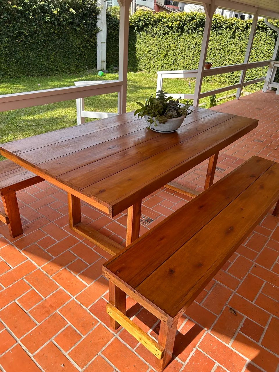 Mesa Madeira 2x1m com bancos - Foto 2