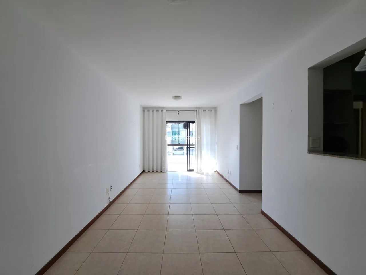 Apartamento ensolarado 2 dormitórios em área nobre - Foto 5