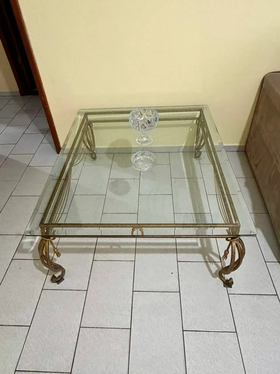 Mesa de Centro em Ferro Trabalhado e Vidro - Foto 4