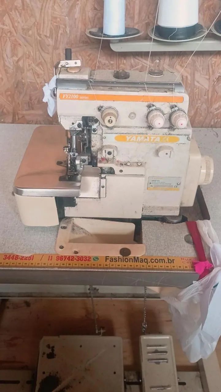 Vendo overloque Yamaha em ótimo estado 