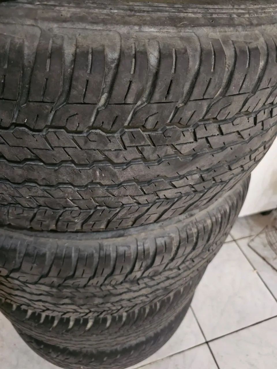Rodas 17 Hilux Originais Pneus bons - Foto 2