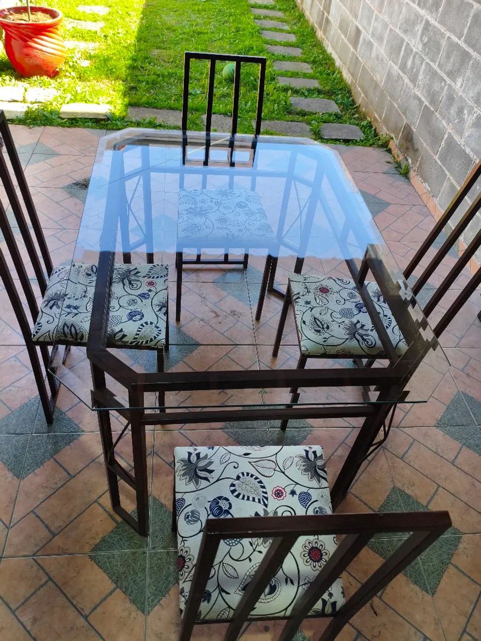 Mesa de ferro com 4 cadeiras  - Foto 2