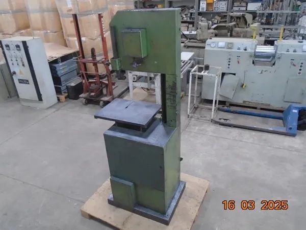 Serra de fita vertical industrial - Foto 2