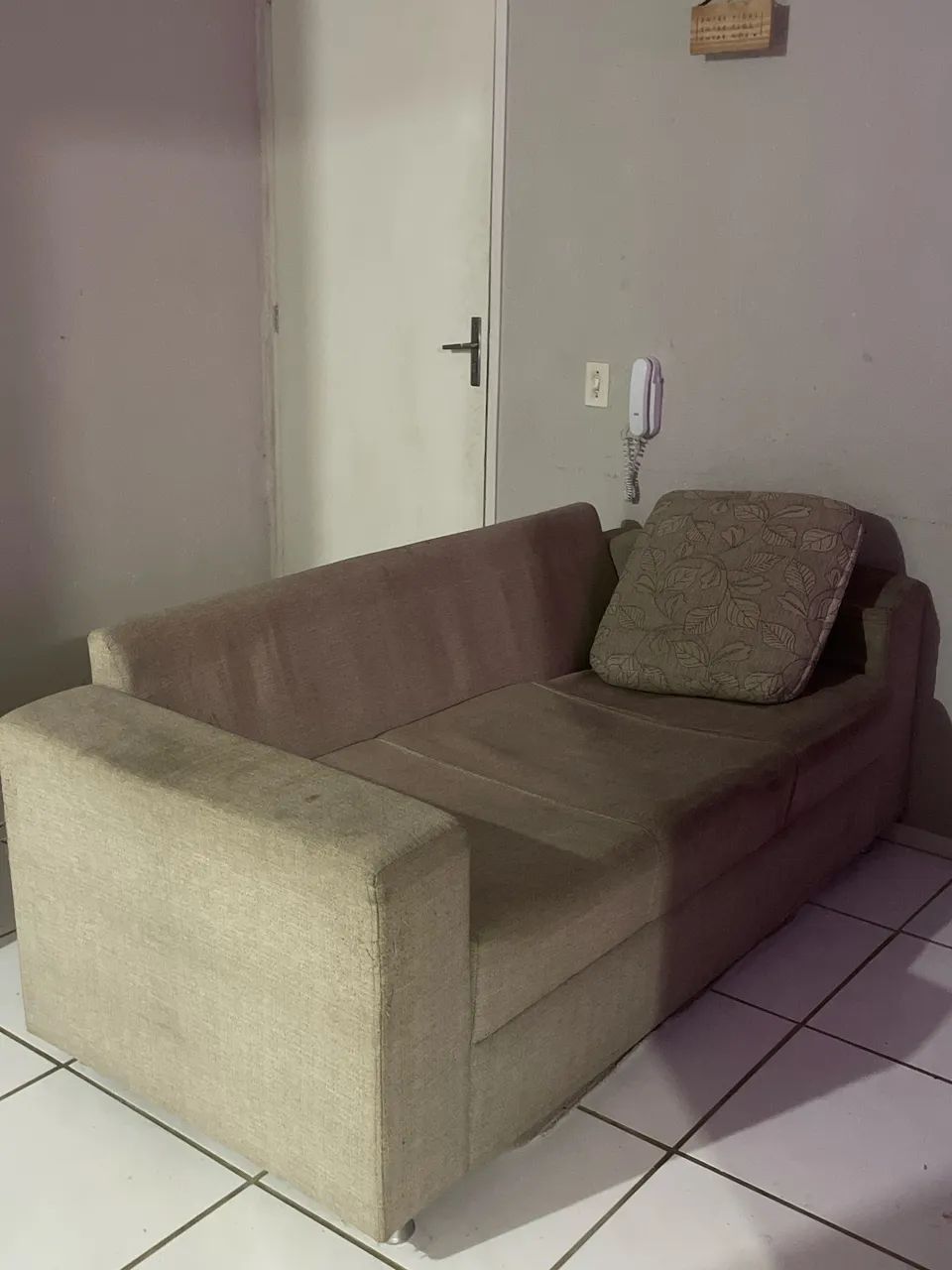 Sofá 3 lugares + almofada 