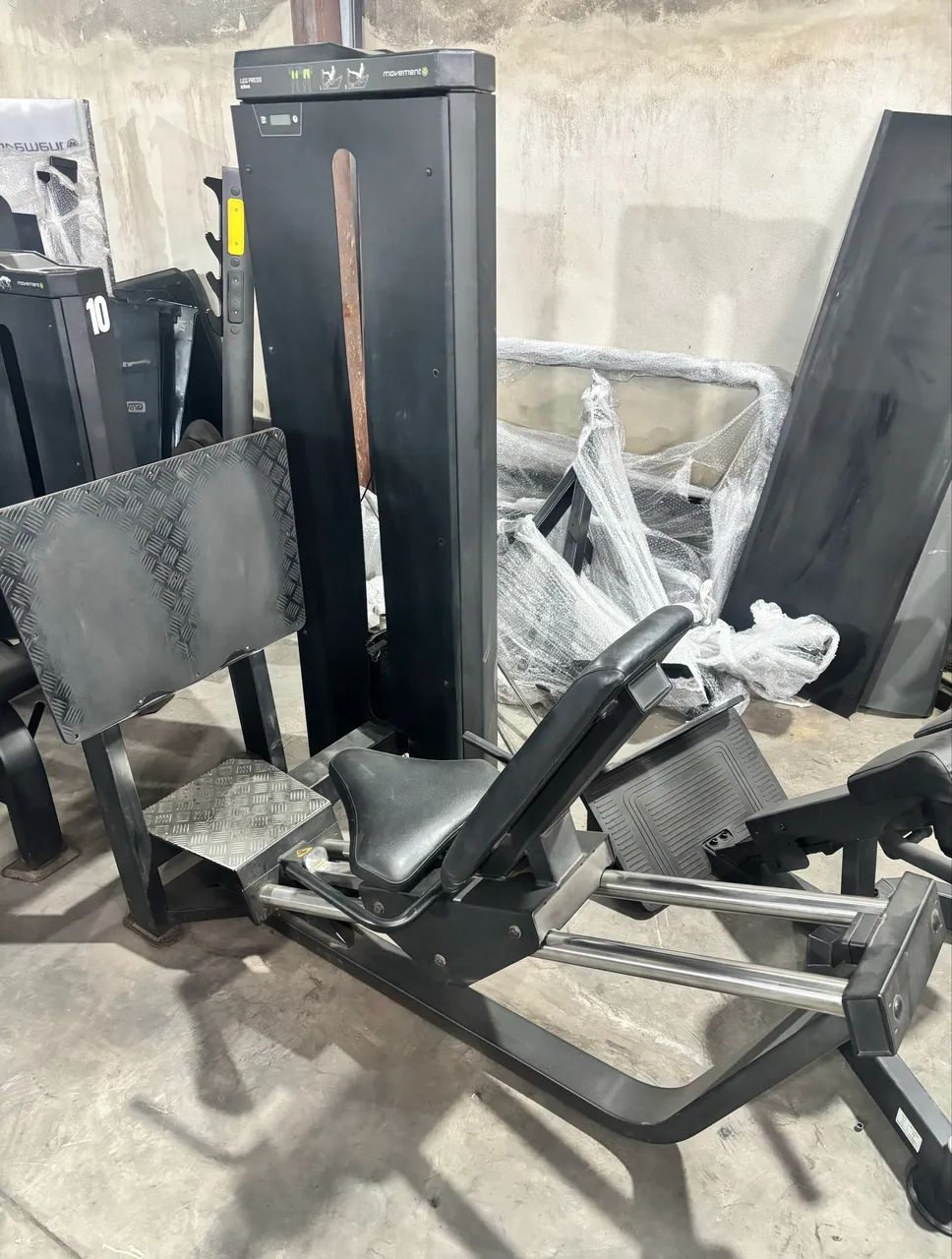 Leg Press Horizontal Movement Idea  Design imponente e biomecânica que desafia - Foto 4
