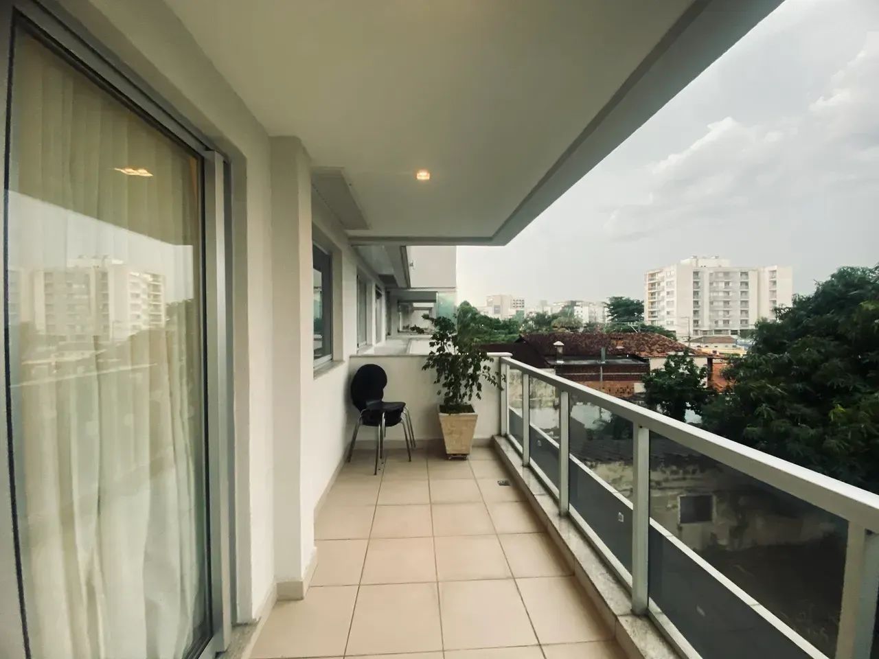 Belíssimo apartamento de 2 qts com 72 m2 em Campo Grande - Foto 2