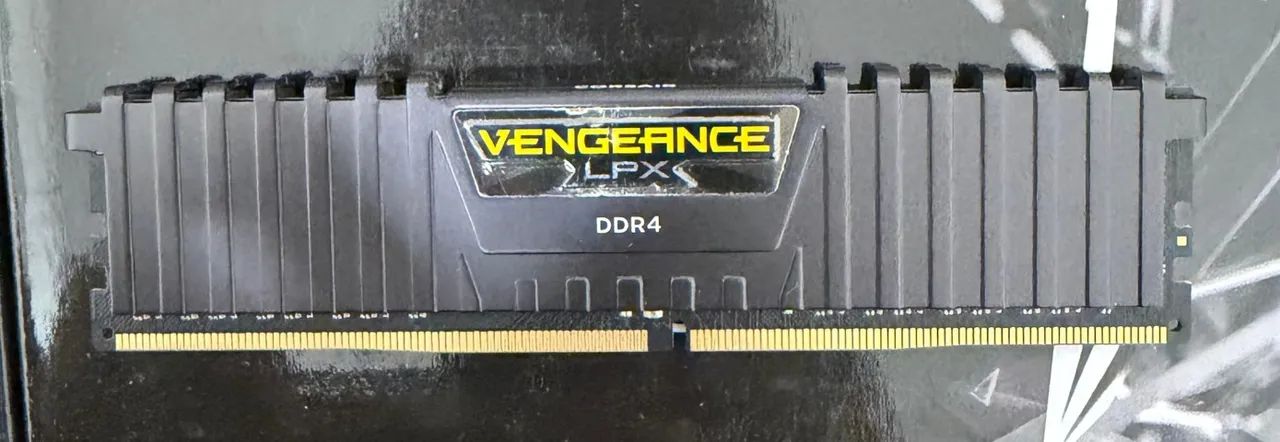 Memória DDR4 8gb 3000MHZ Corsair Vengeance Preto- Loja física