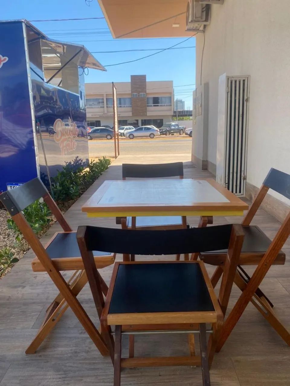 Conjunto de cadeiras e mesa - Foto 2