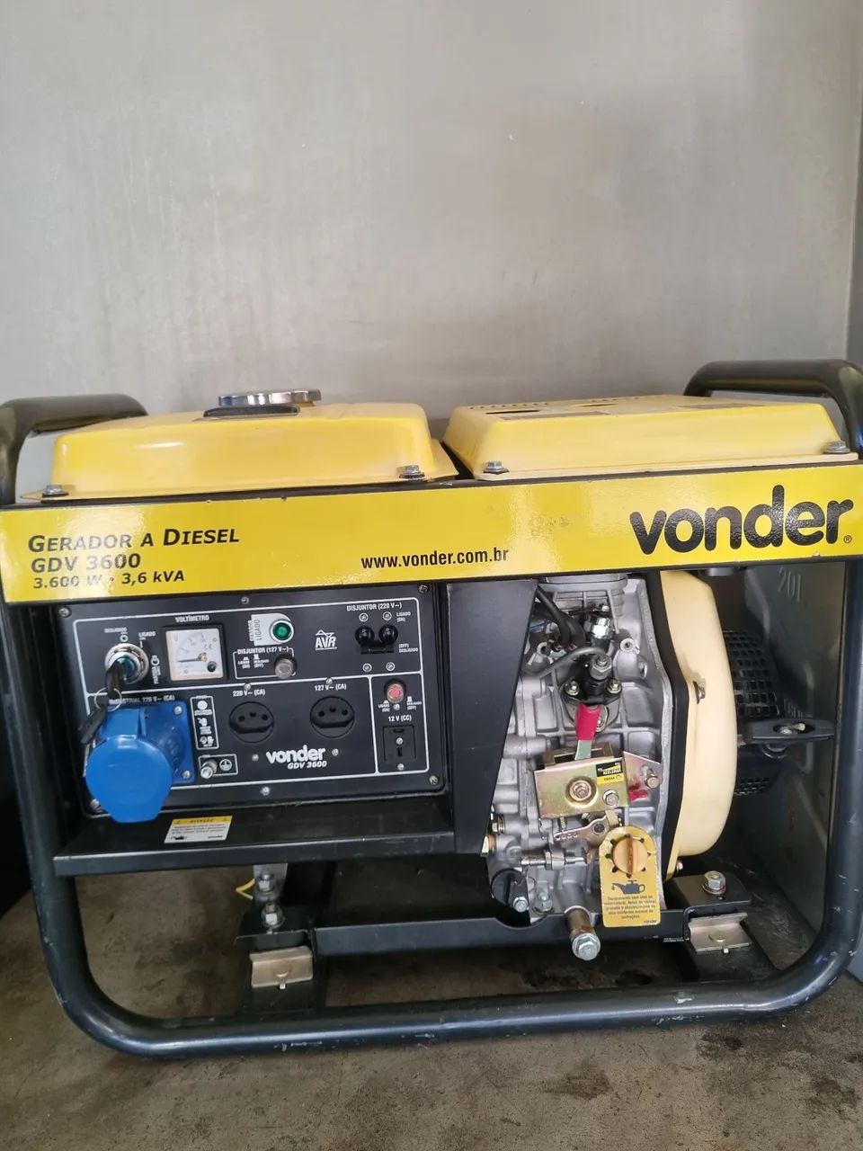 gerador de energia a diesel com partida elétrica de 3.700 watts nunca usado 