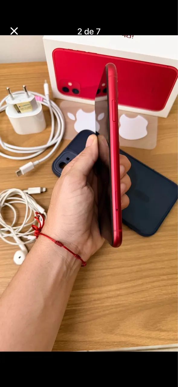 IPhone 11 Red - 128GB - Foto 2