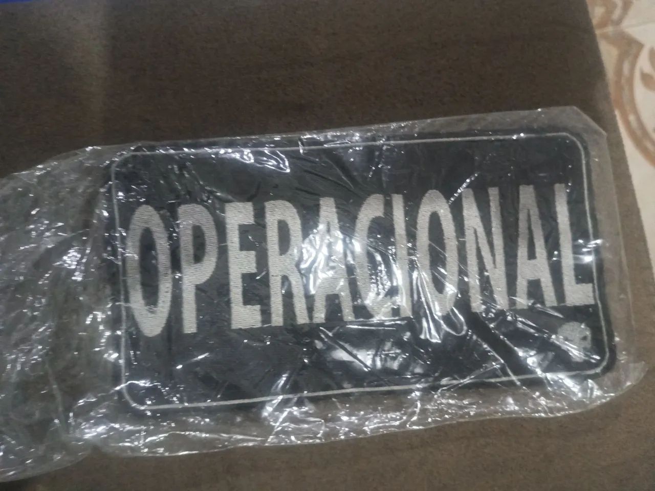 Adesivo operacional 