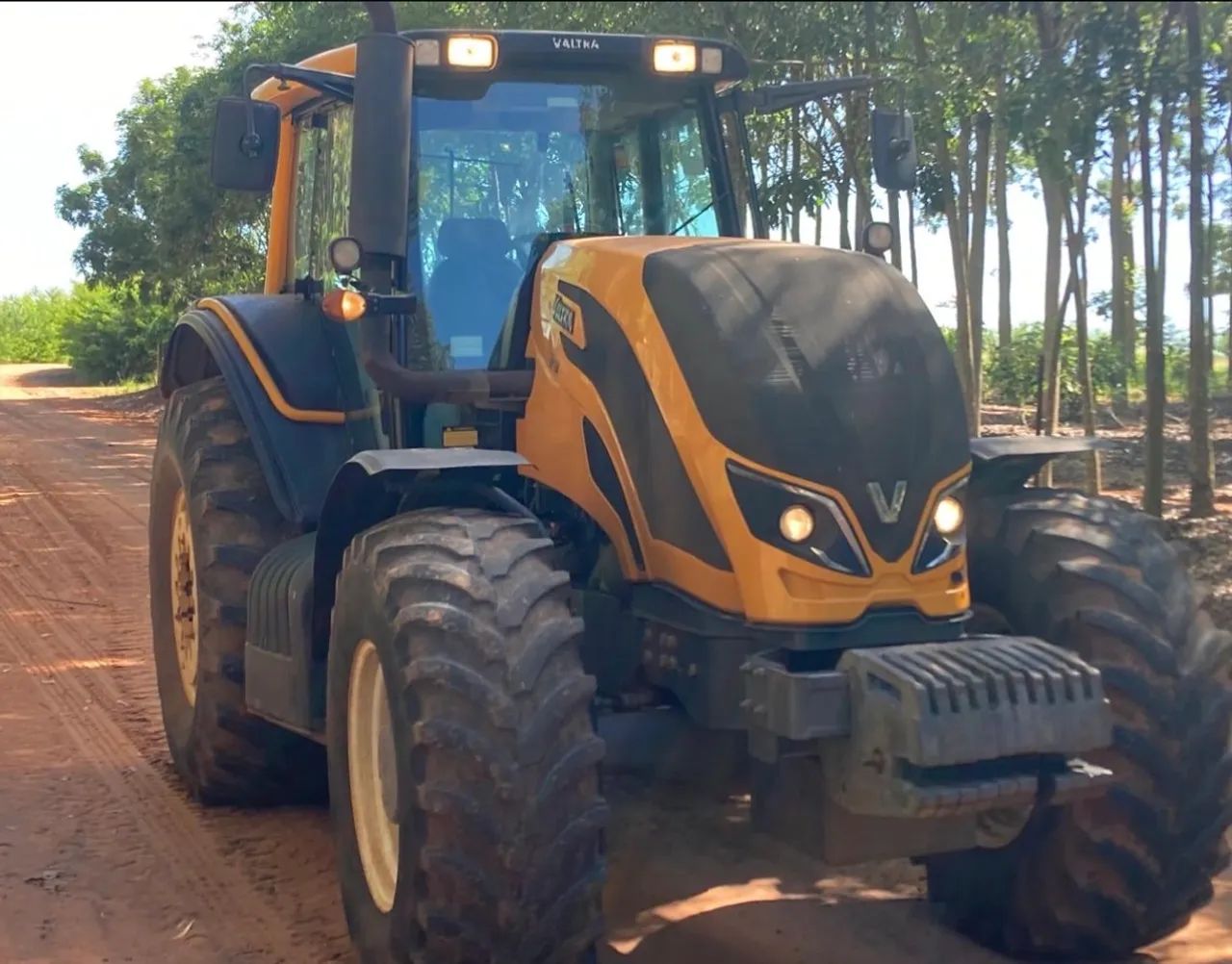 Trator Valtra BH194 ano 2019, 4x4, câmbio manual, com 10.800 horas, em SP - Foto 4