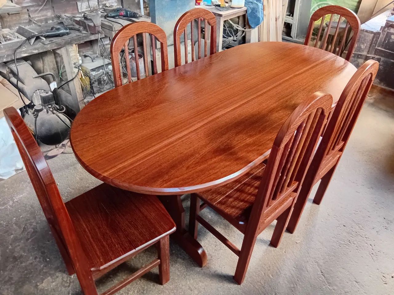 Mesa de madeira com 6 cadeiras - Foto 4