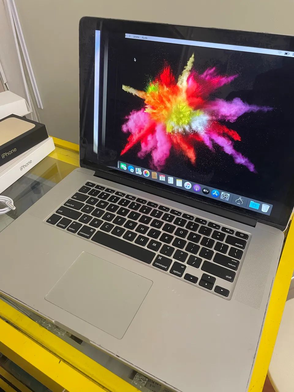 Macbook Pro Retina 15? Core i7 Ram 16gb SSD 128gb com detalhe na