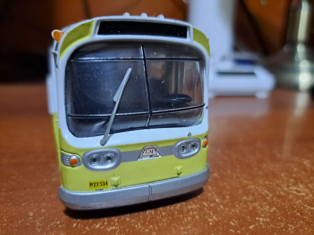 Vendo miniatura de ônibus americano - Foto 2