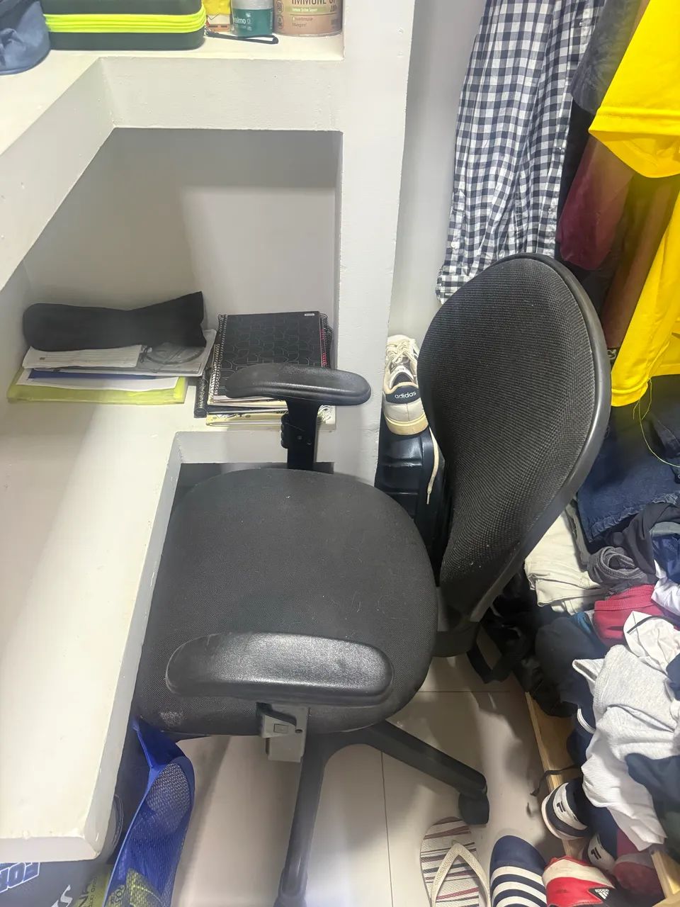 Vendo 2 cadeiras de escritório  - Foto 4