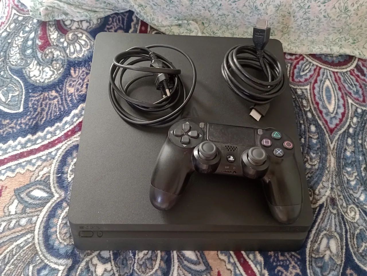 Ps4 slim 