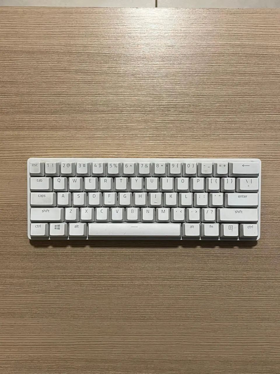 Teclado Gamer Razer Huntsman Mini 60% - Switch óptico roxo