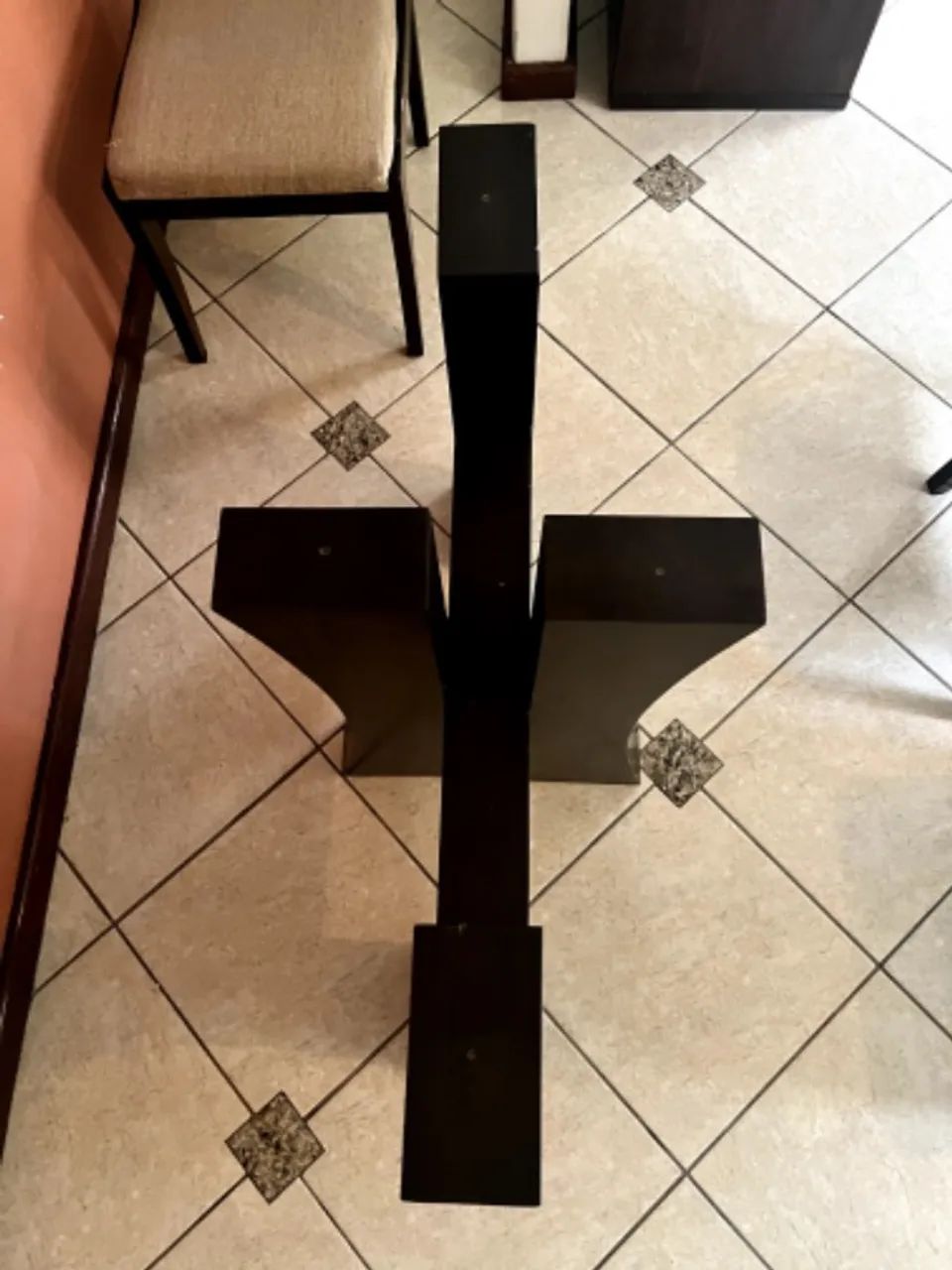 Suporte da mesa e 4 Cadeiras - Foto 3