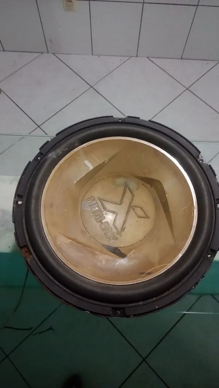 Caixa de som subwoofer 12