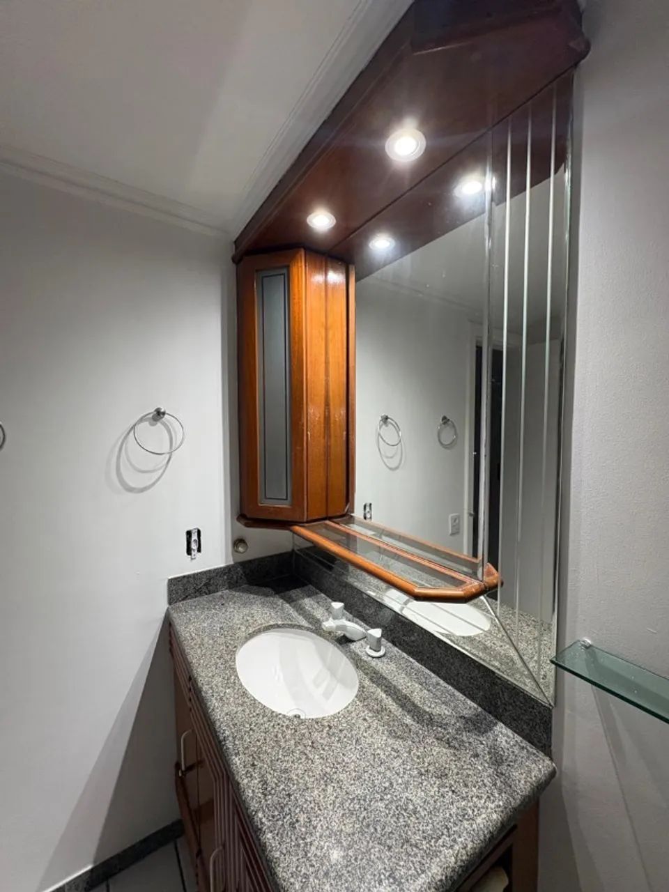 Bancada banheiro428514405285908481
