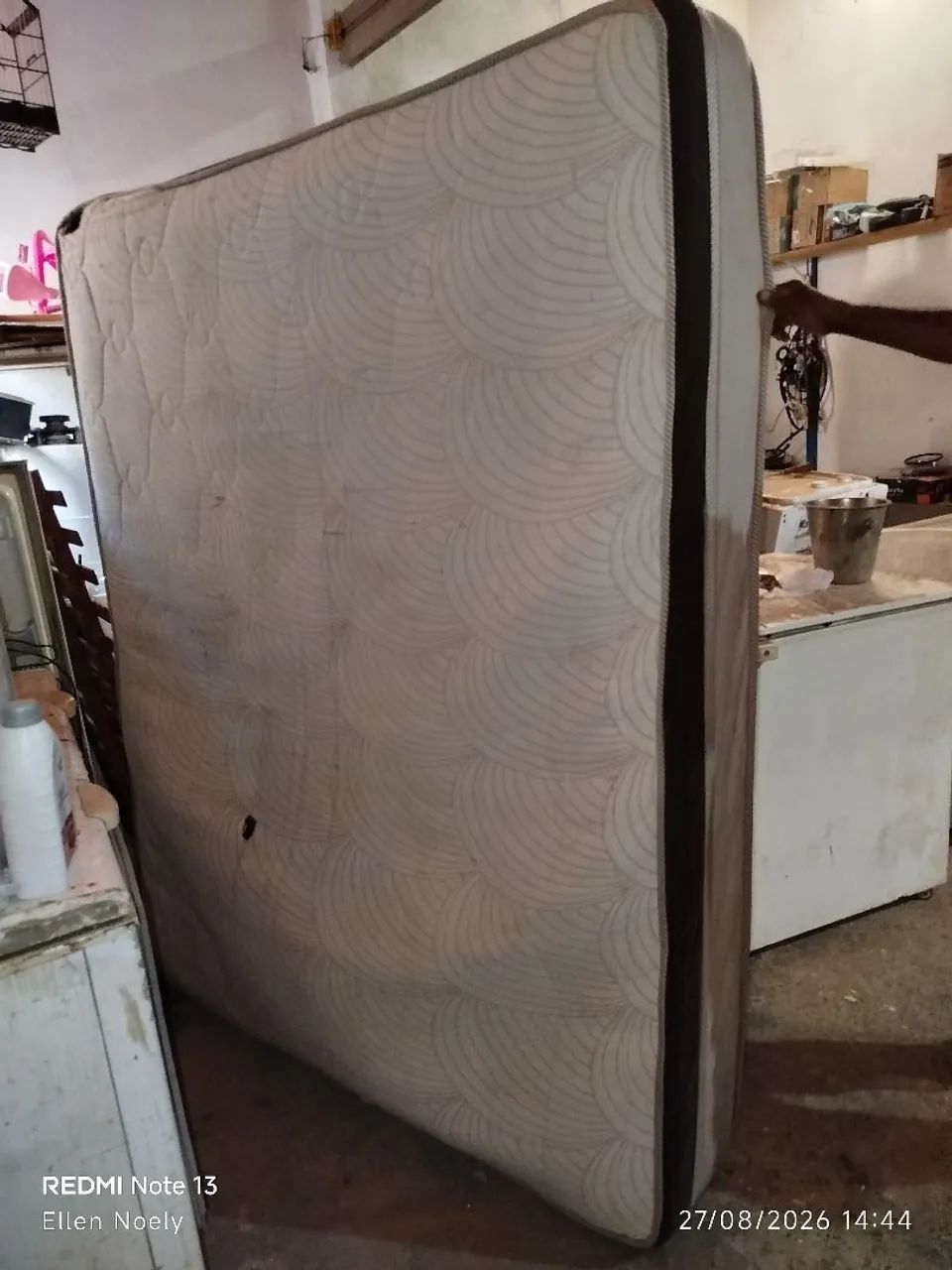 Cama Queen 600 reais