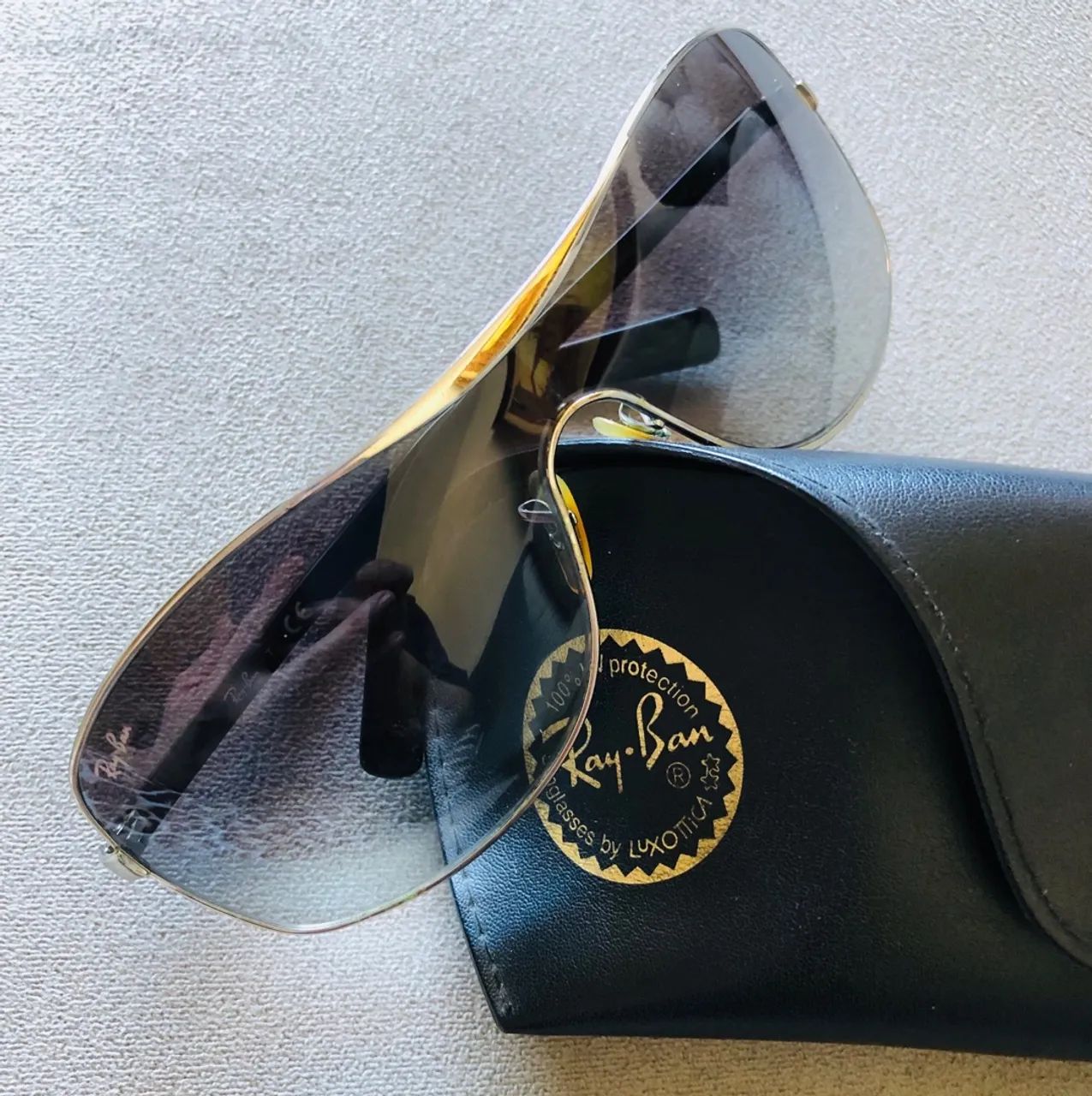 RAY-BAN