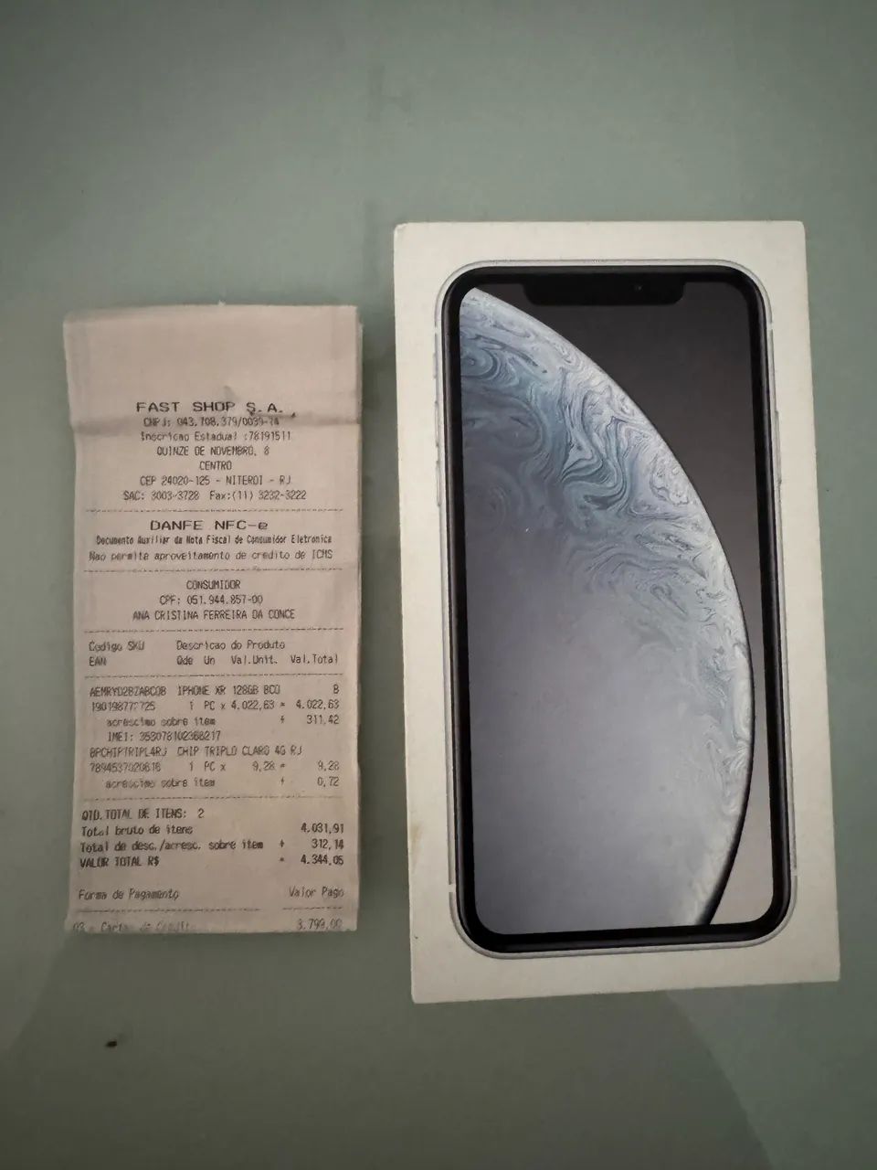 Iphone XR  128gb com cx e nota fiscal - Foto 2
