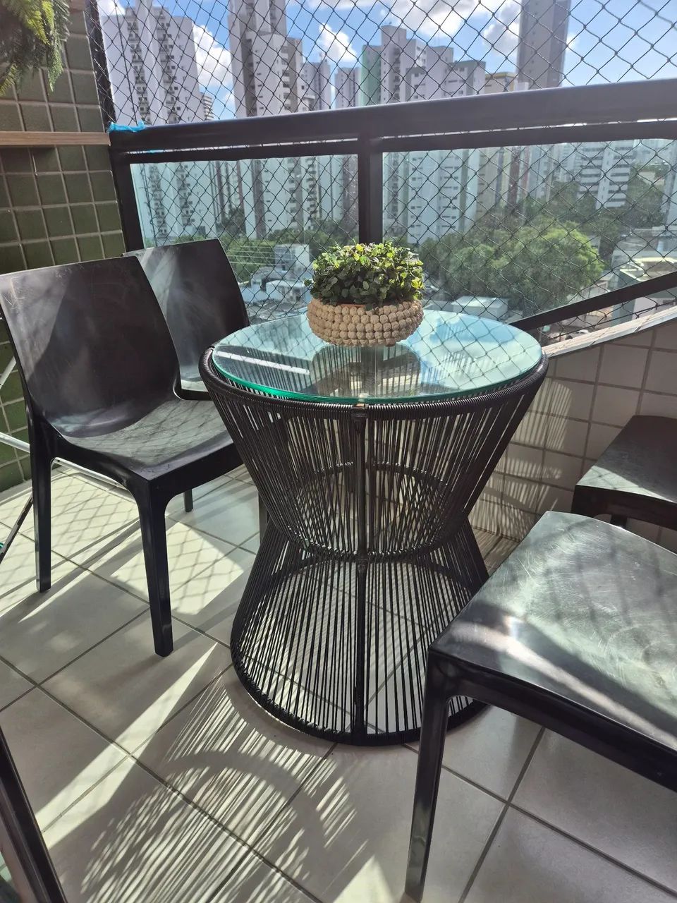 Mesa para varanda com cadeiras