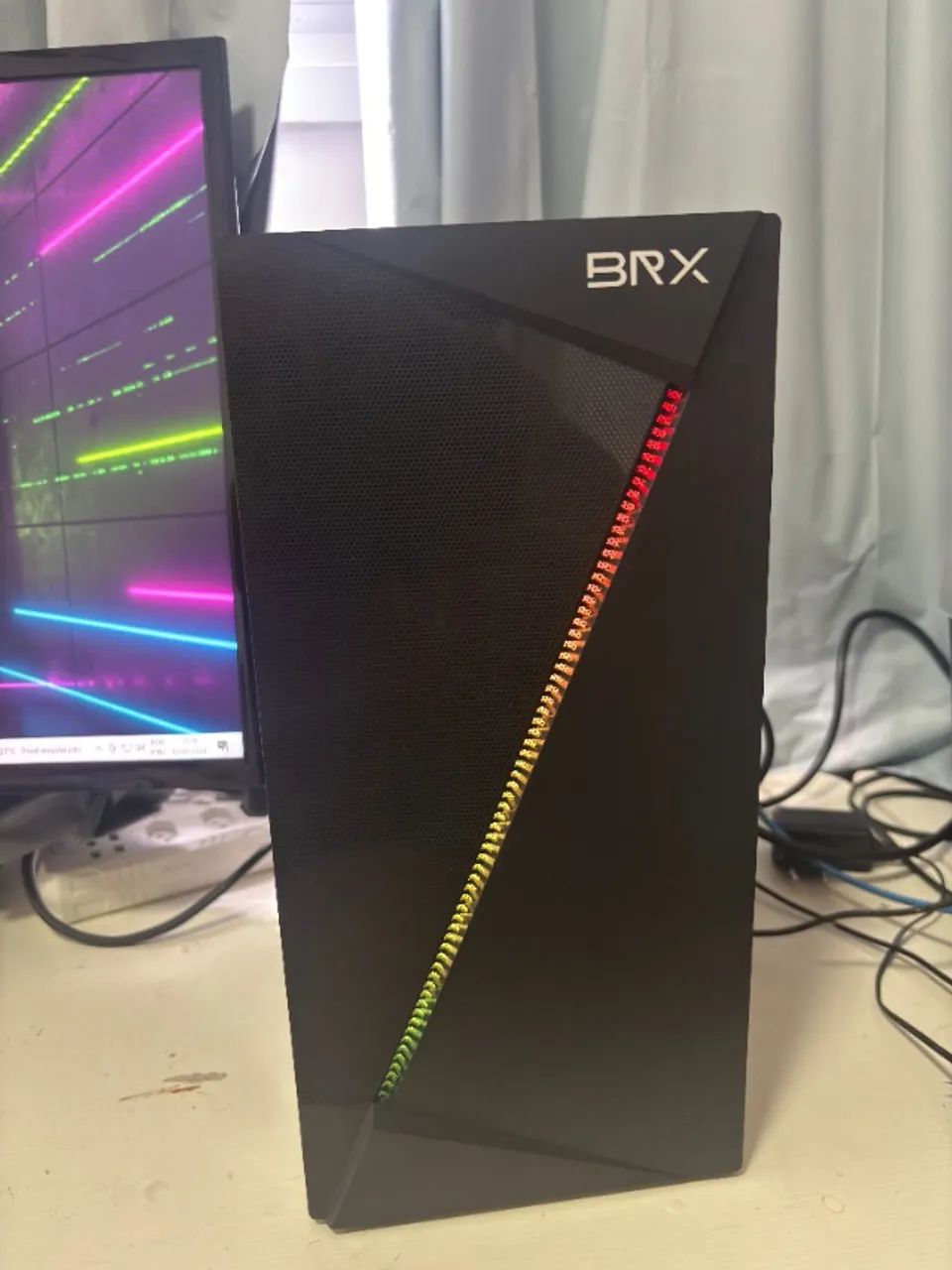 Computador com led I3 - placa de video - 4GB de Ram