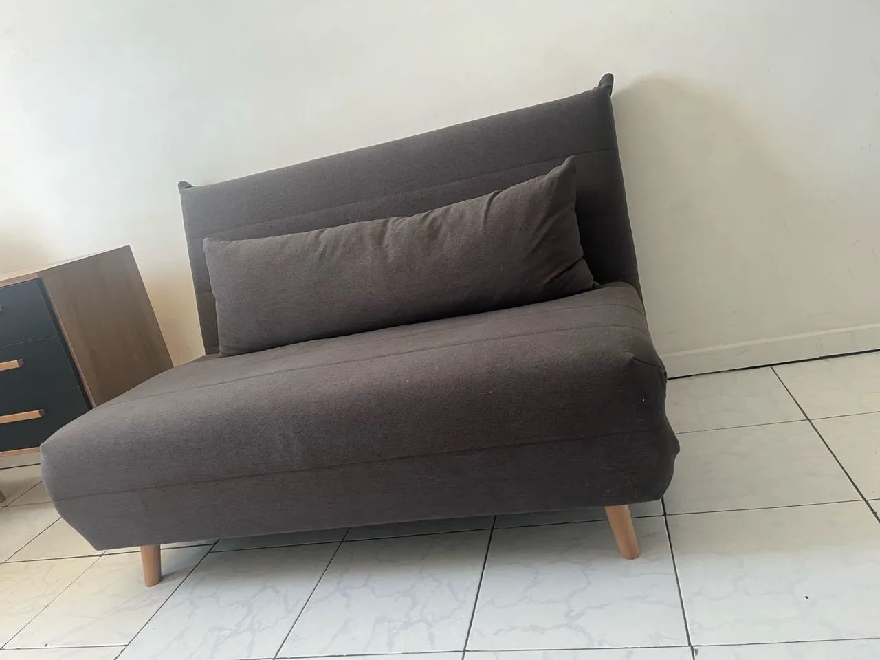 Vendo Sofá Cama na cor cinza, novo - Foto 2