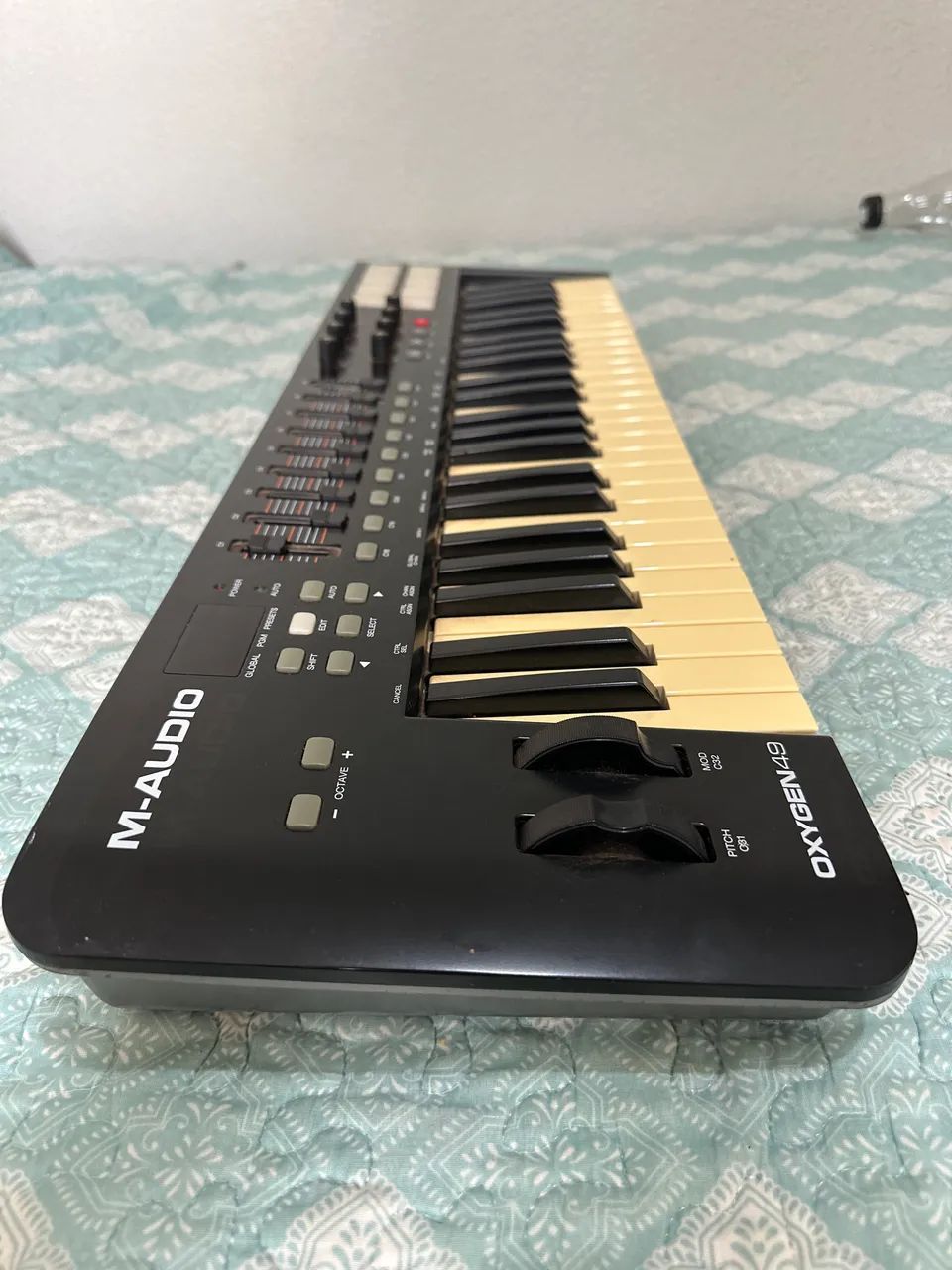 Teclado Controlador MIDI M-Audio Oxygen 49  - Foto 2