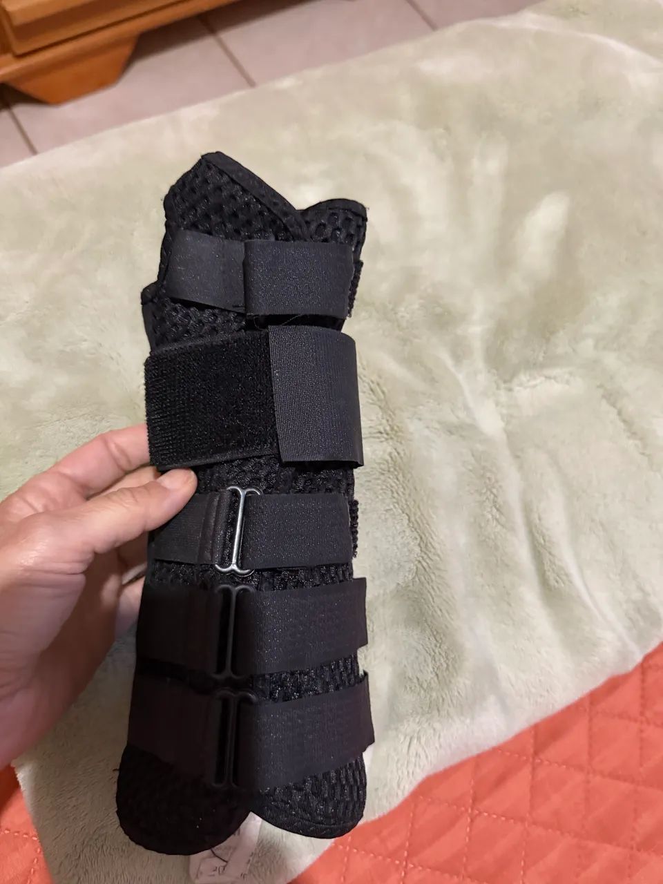 Órtese de punho direito tamanho M - Foto 3