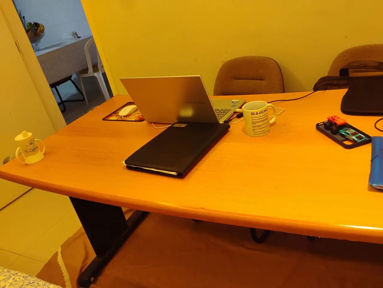 Mesa de escritório com 3 cadeiras  - Foto 3