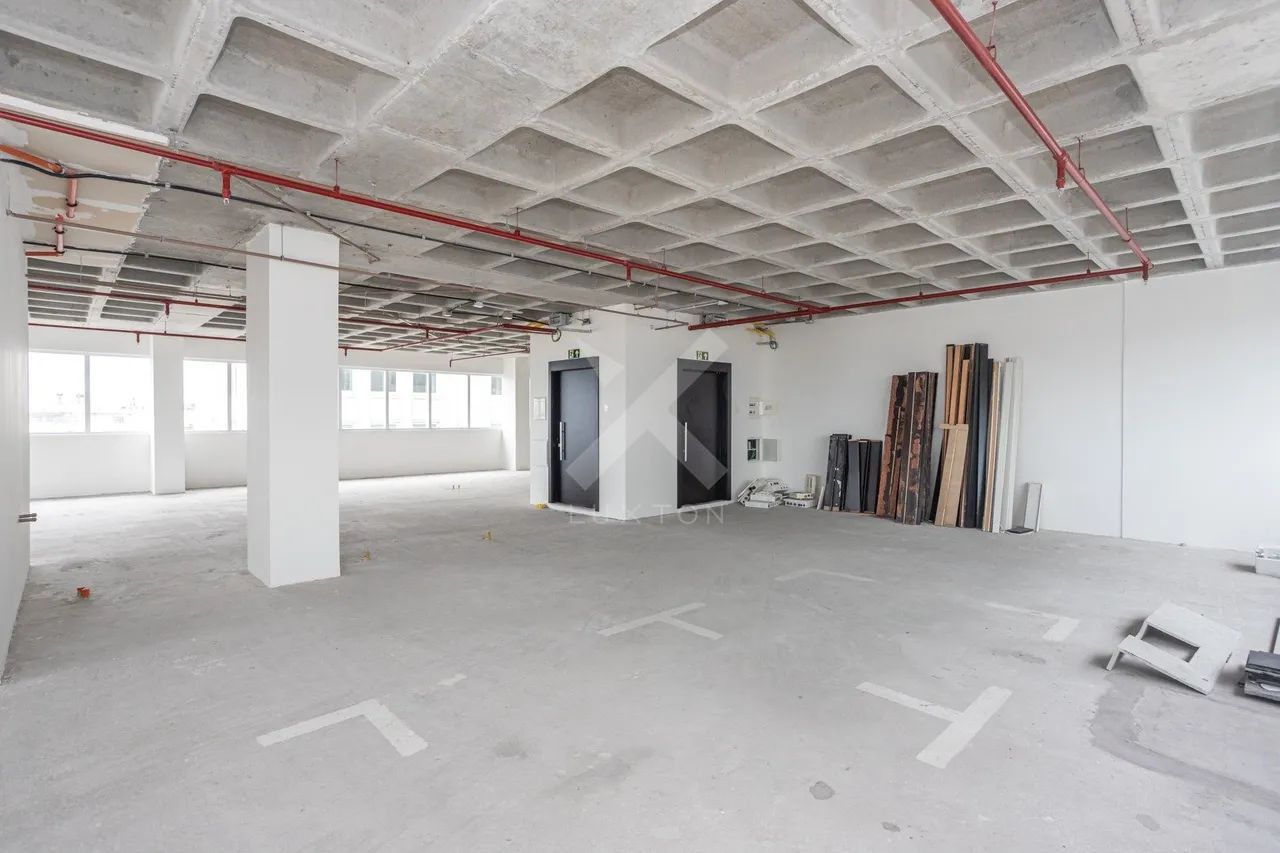 Sala comercial para compra ou locação no bairro Petrópolis - Foto 2
