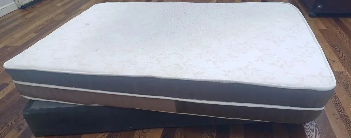 Cama de casal tamanho padrão, em bom estado. - Foto 2