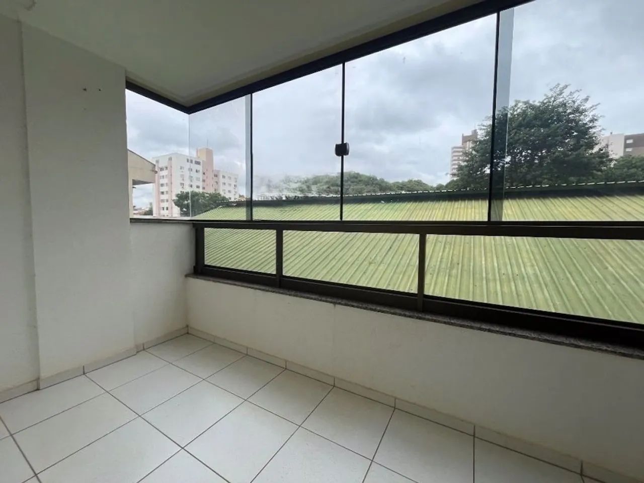Apartamento com 03 quartos no Centro - Foto 4