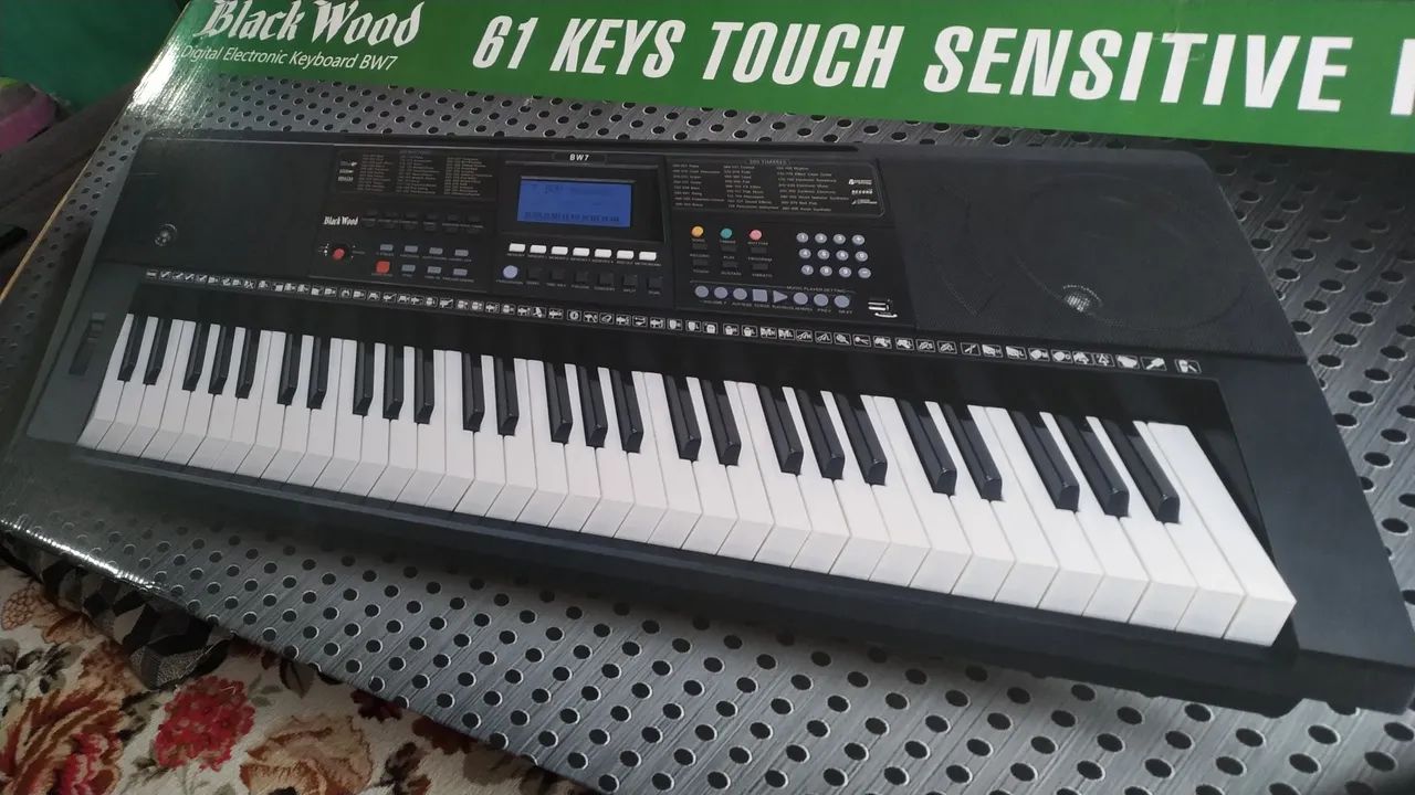 Teclado novo na caixa