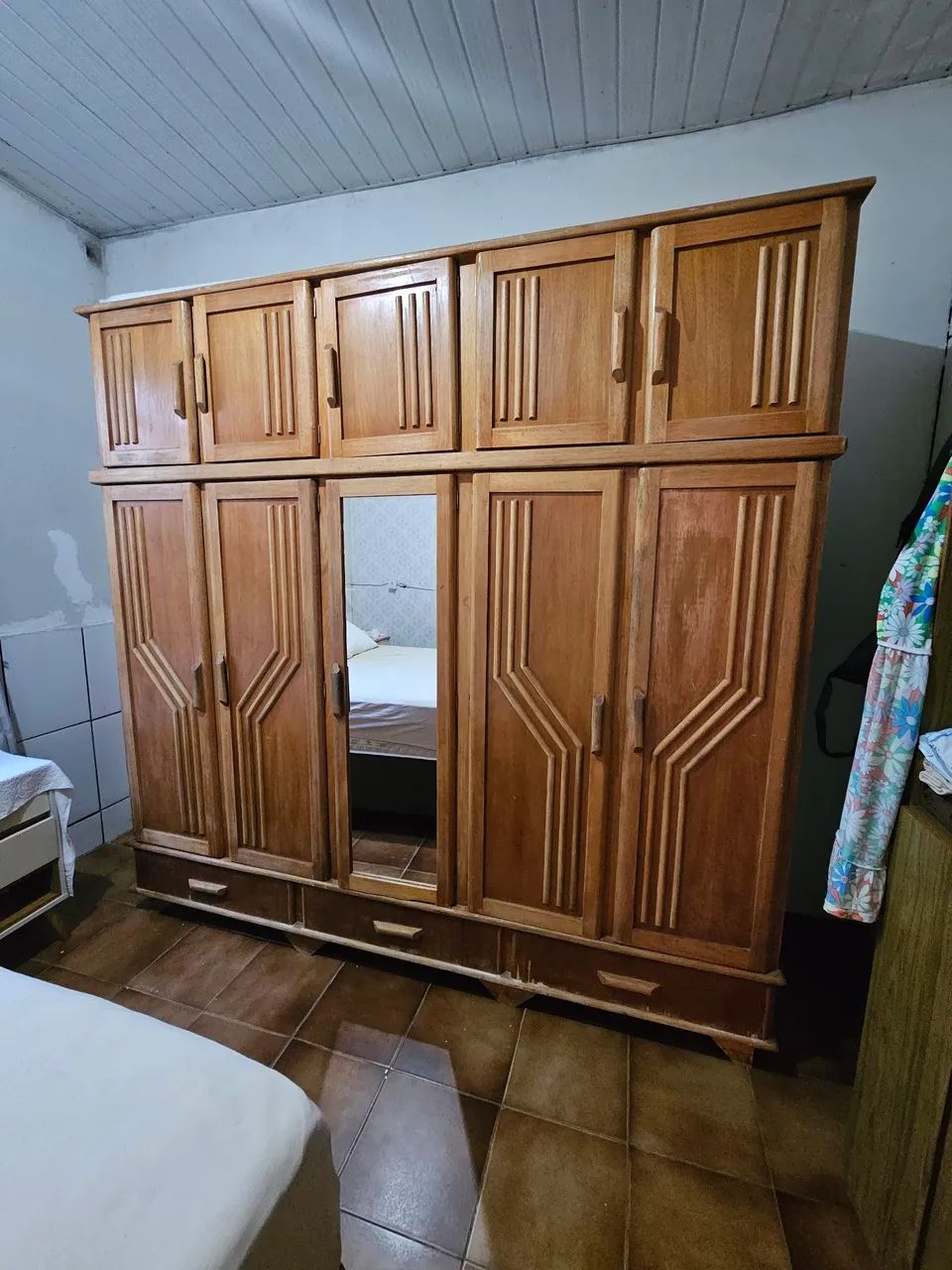 Guarda Roupa de Madeira