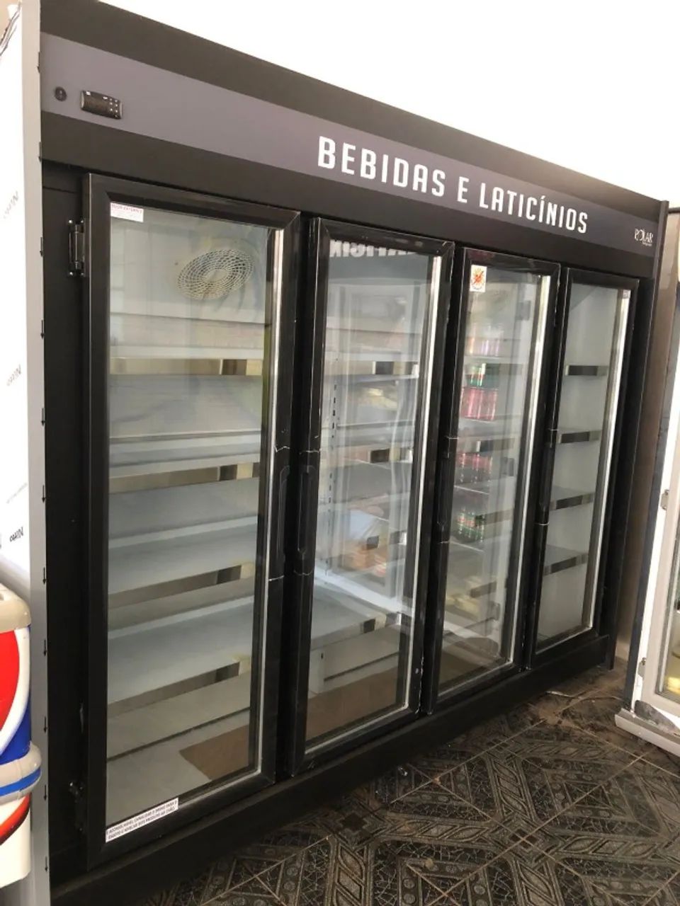 AUTO SERVIÇO POLAR 4 PORTAS PARA LACTCINIOS E BEBIDAS - NOVO