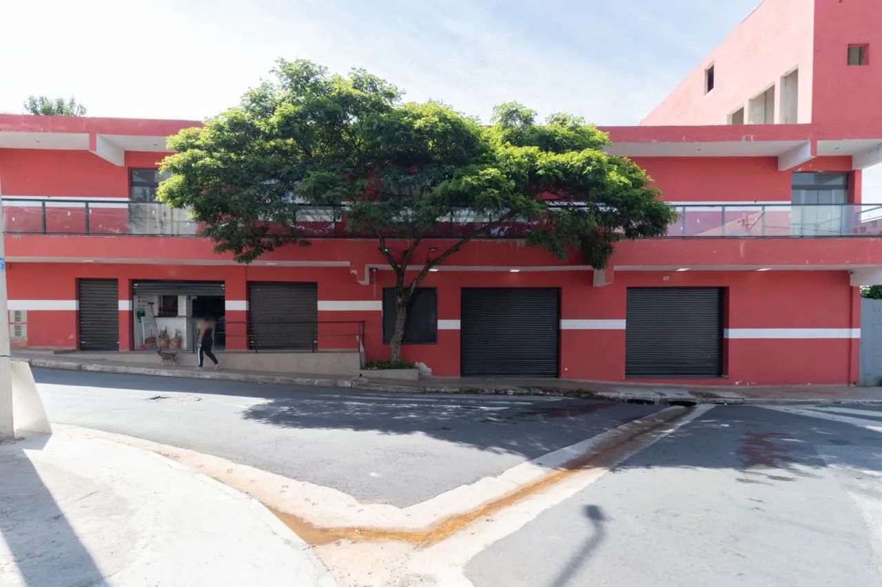 Loja na Rua Anselmo Rodrigues, 26  210 m²