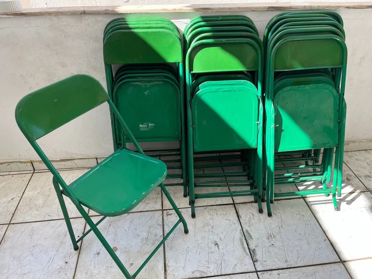 Vendo 20 cadeiras dobráveis em ótimo estado  - Foto 3