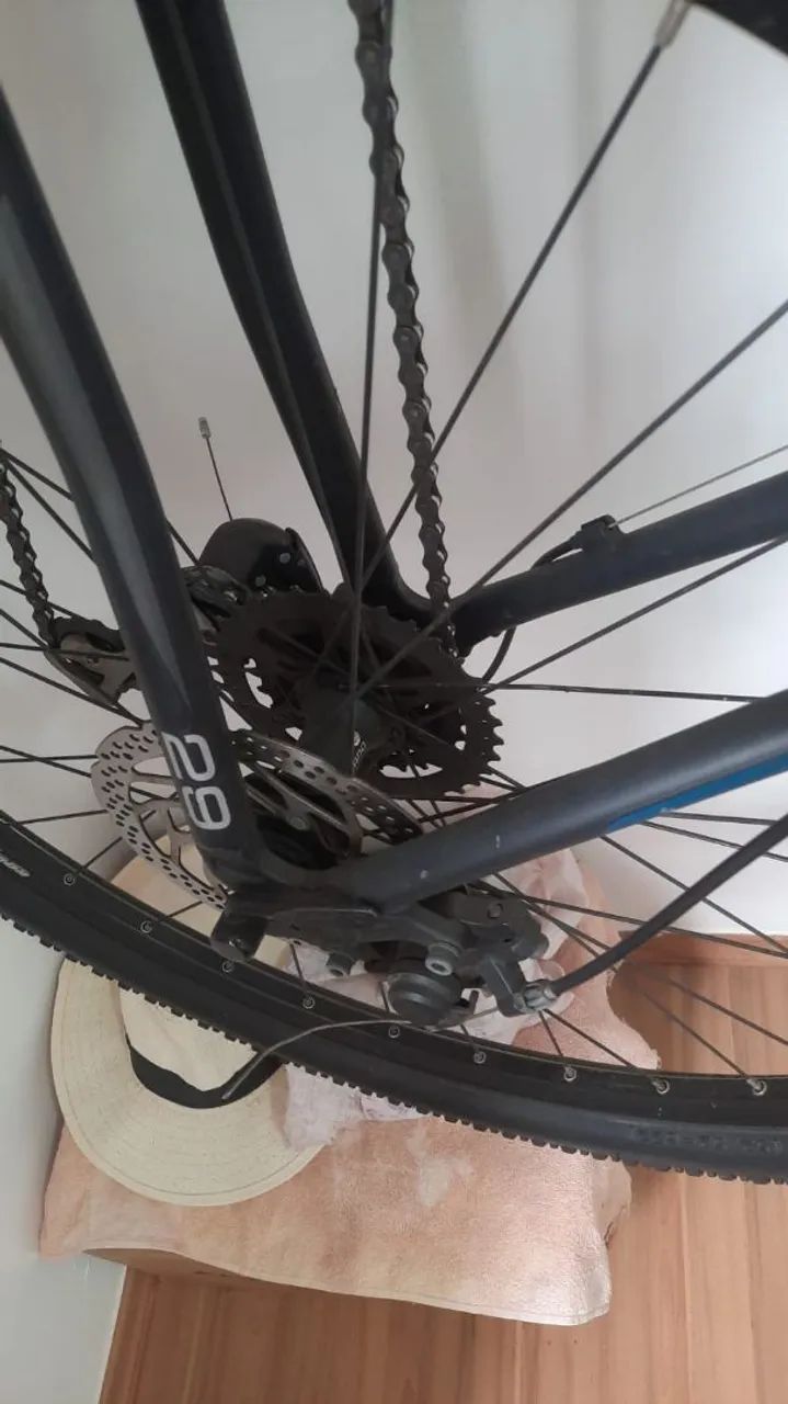 Bicicleta esportiva com freio a disco e 18 marchas - Foto 3